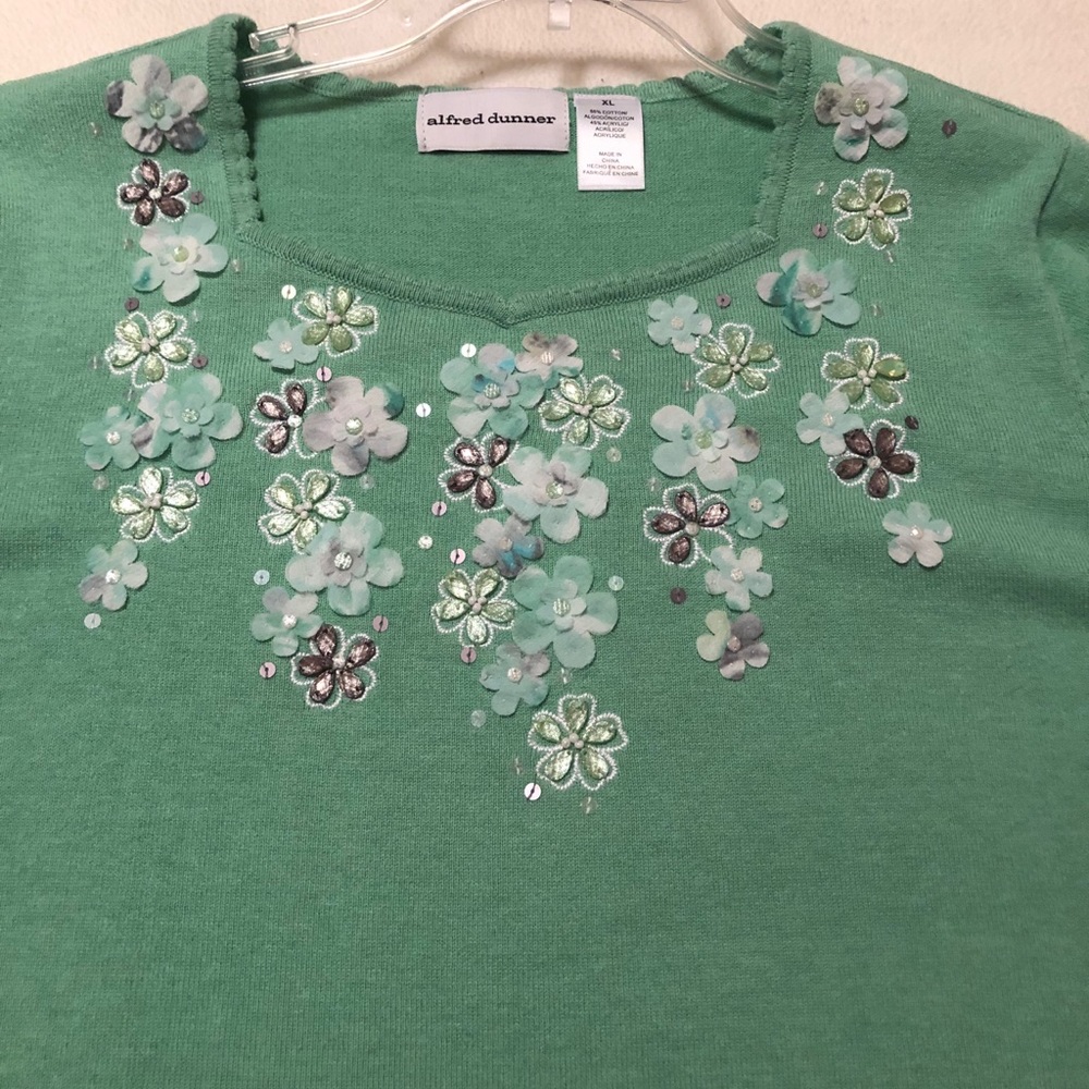 Alfred Dunner lime green sweater.
